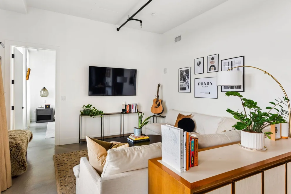 Unit for sale at 800 W 5th ST, Austin, TX 78703