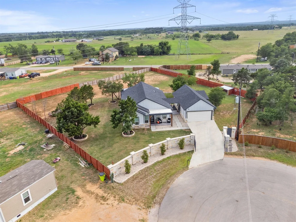Unit for sale at 123 Zacate ST, Elgin, TX 78621