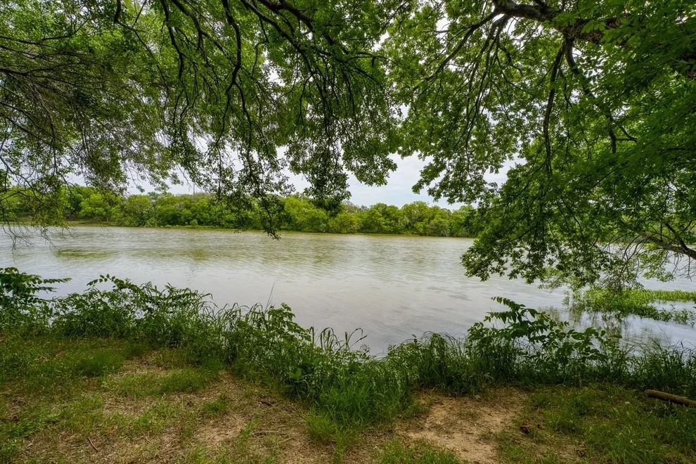 Unit for sale at 624 N US 281, Johnson City, TX 78636