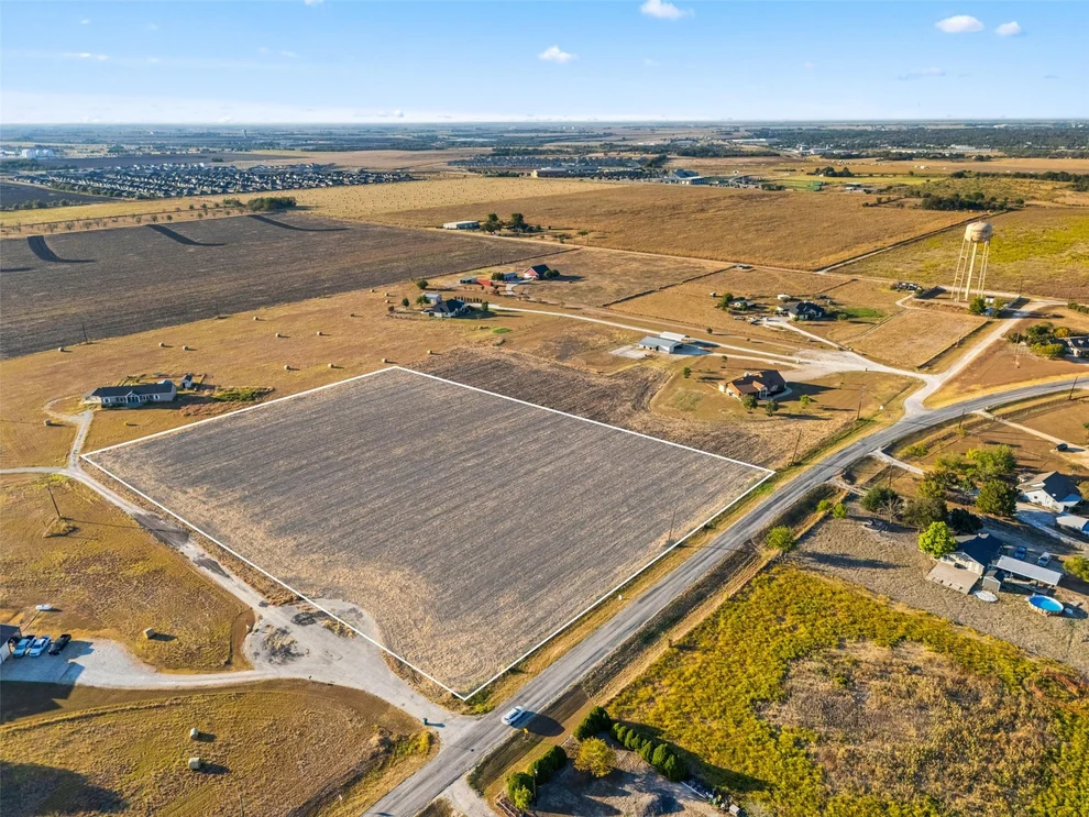 Unit for sale at 100 Battleground CV, Taylor, TX 76574