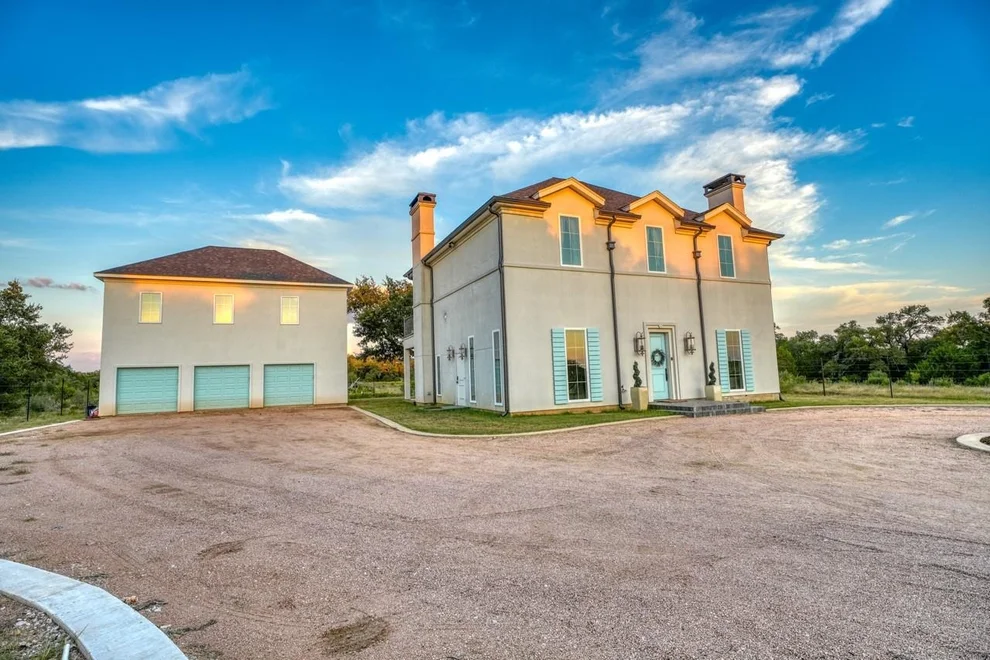 Unit for sale at 301 Twisted Oak DR, Horseshoe Bay, TX 78657