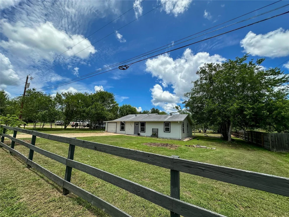 Unit for sale at 138 San Jacinto ST, Bastrop, TX 78602