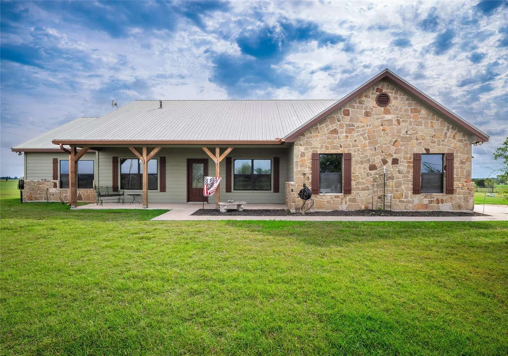Unit for sale at 851 & 877 County Road 455, Coupland, TX 78615