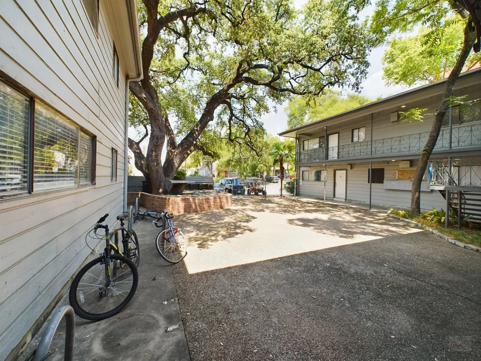Unit for sale at 803 W 28th ST, Austin, TX 78705