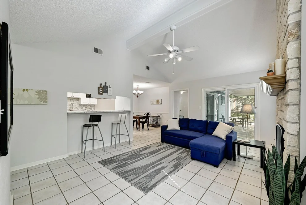 Unit for sale at 275 Mooring CIR, Lakeway, TX 78734