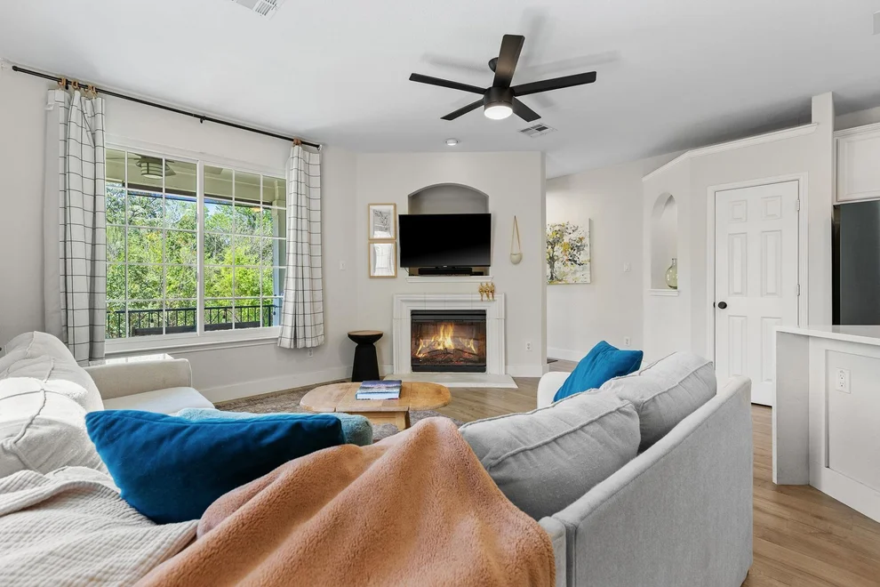 Unit for sale at 1900 Scofield Ridge PKWY, Austin, TX 78727