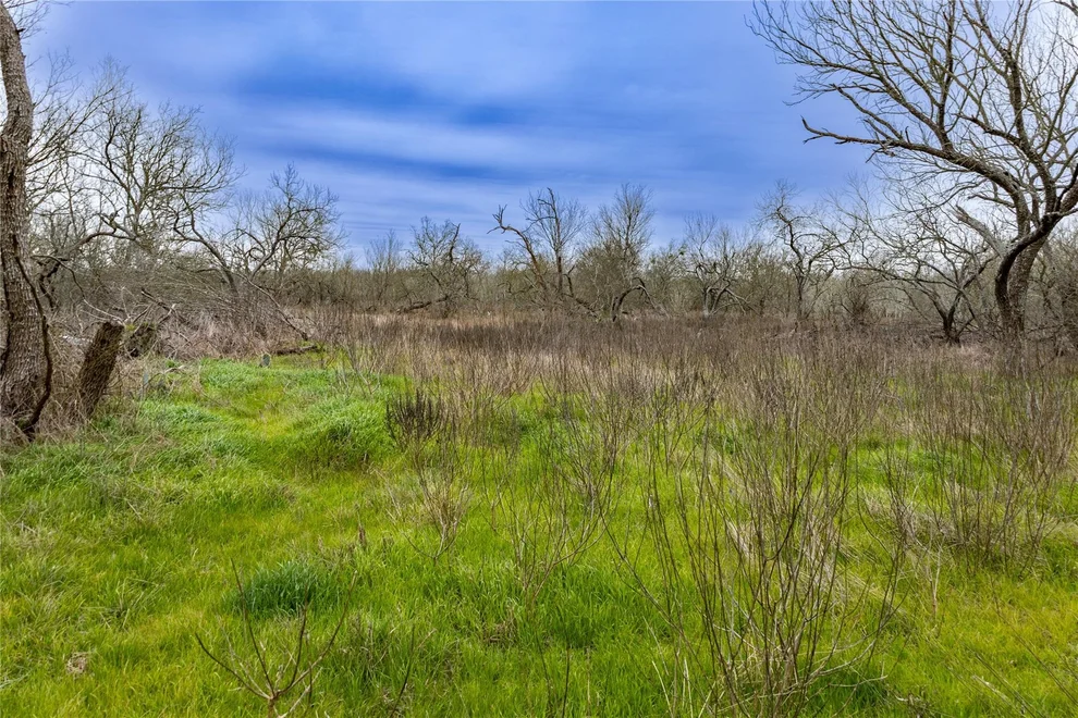 Unit for sale at 401 Union Hill RD, Luling, TX 78648