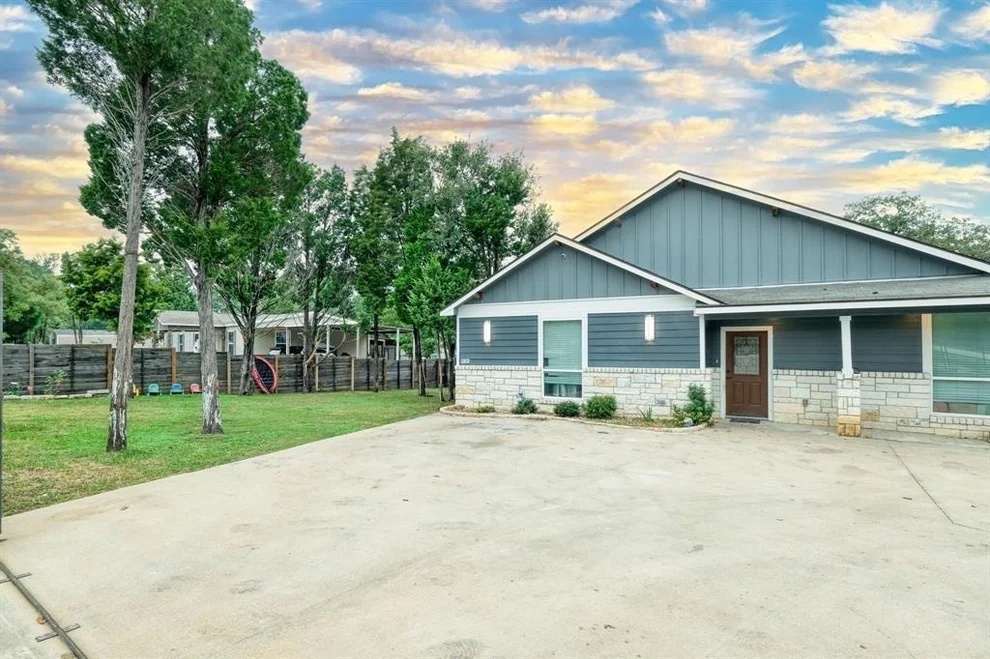 Unit for sale at 124 El Bosque DR, Elgin, TX 78621