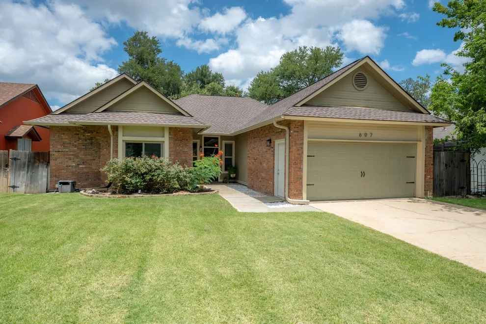 Unit for sale at 607 Sapling CV S, Cedar Park, TX 78613
