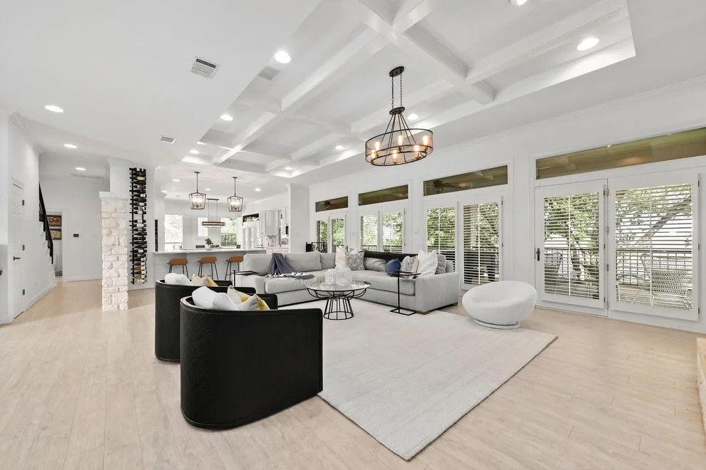Unit for sale at 27 Glen Rock DR, The Hills, TX 78738