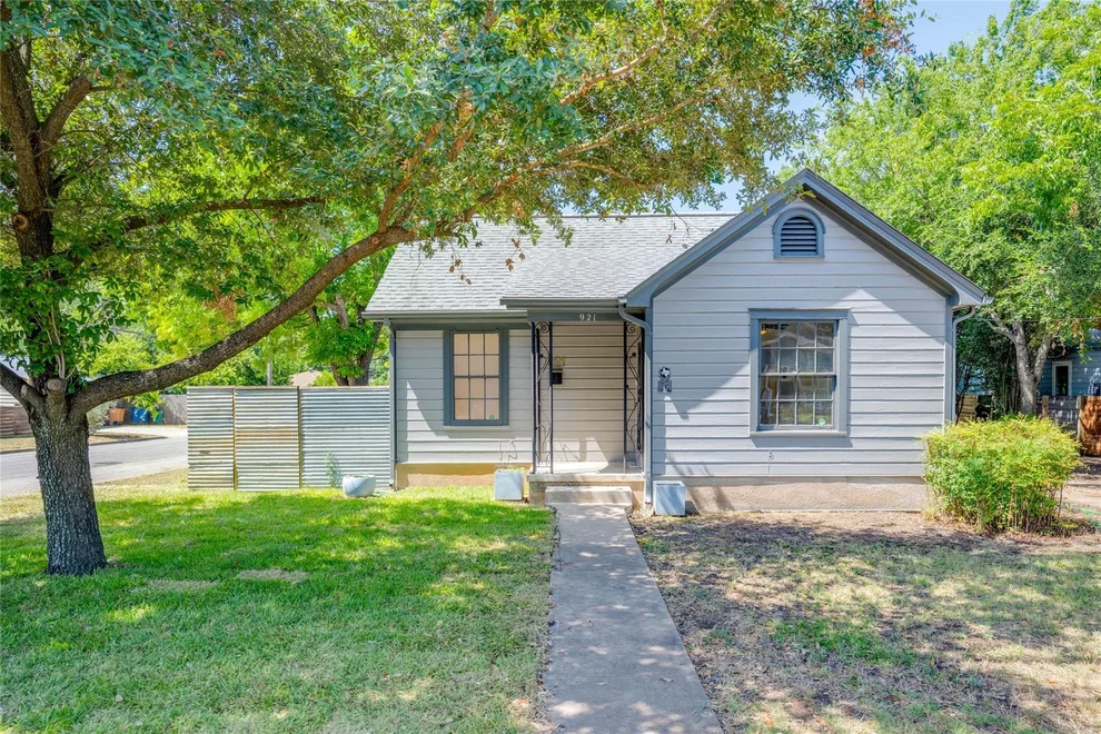 Unit for sale at 921 E 51st ST, Austin, TX 78751