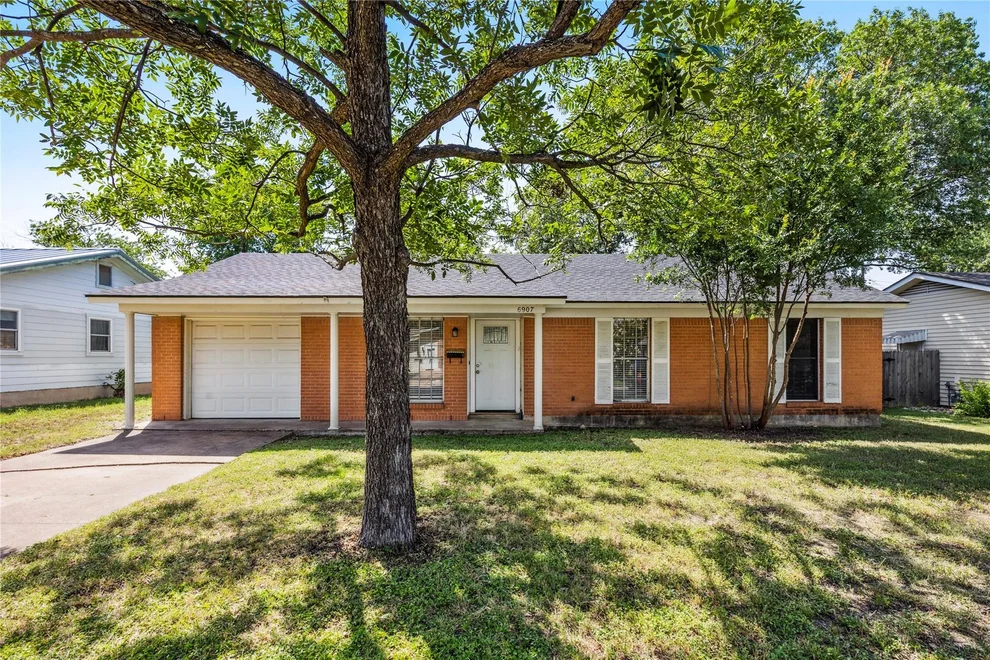 Unit for sale at 6907 Deborah DR, Austin, TX 78752