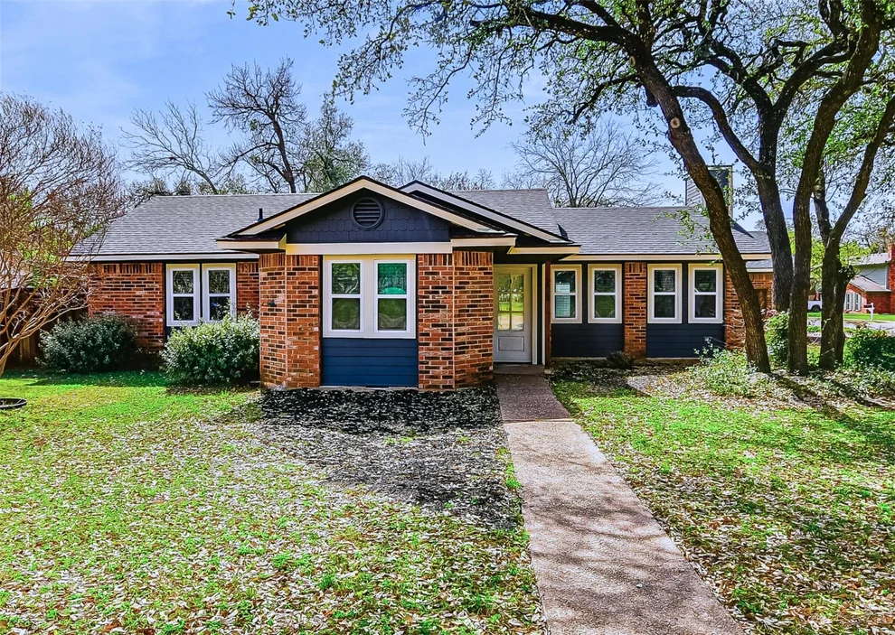 Unit for sale at 208 E Park ST, Cedar Park, TX 78613