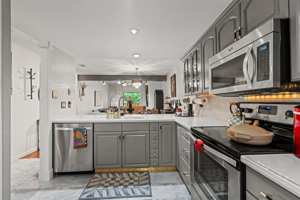 Unit for sale at 7211 Lakewood DR, Austin, TX 78750