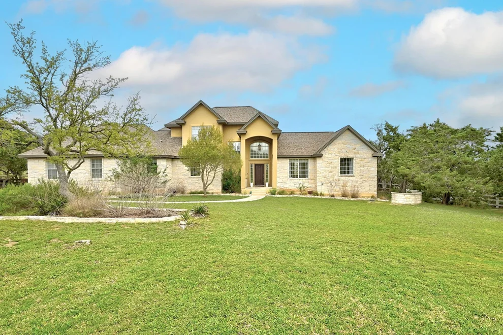 Unit for sale at 400 Saddlehorn DR, Dripping Springs, TX 78620