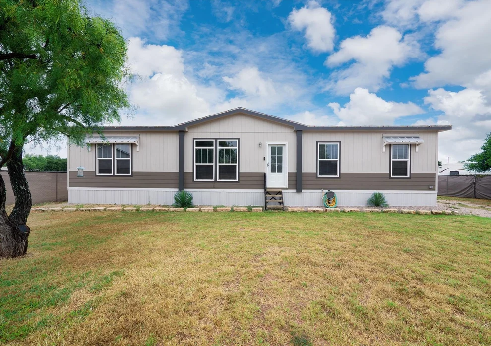 Unit for sale at 1106 Hi Line DR, Buchanan Dam, TX 78609