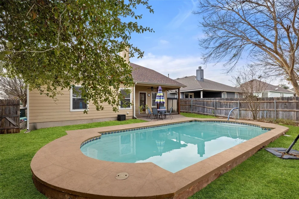 Unit for sale at 207 Rosedale BLVD, Georgetown, TX 78628