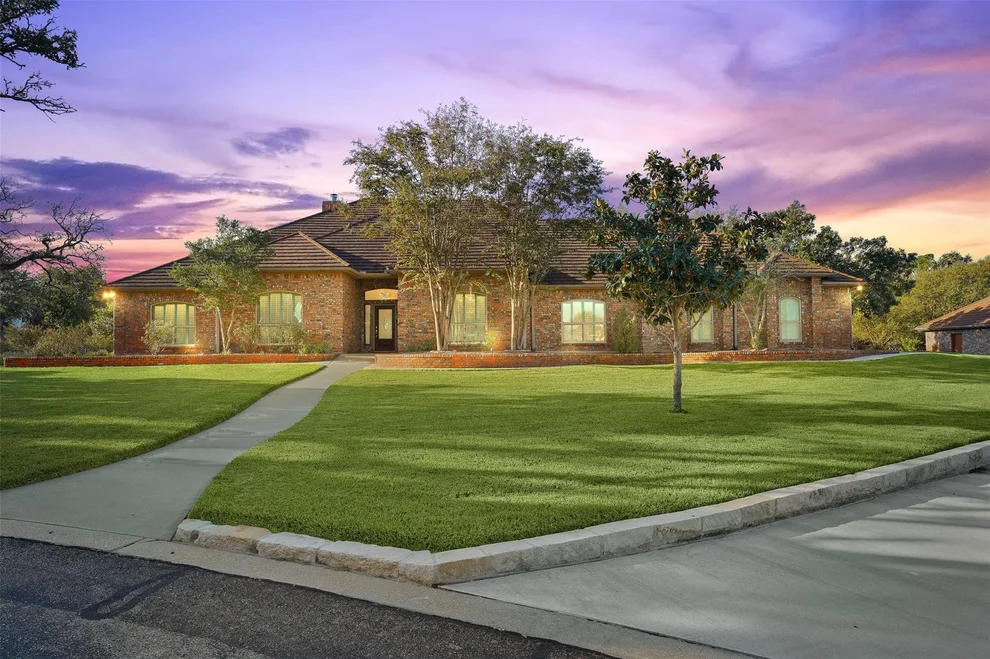 Unit for sale at 3818 Southlake DR, Belton, TX 76513