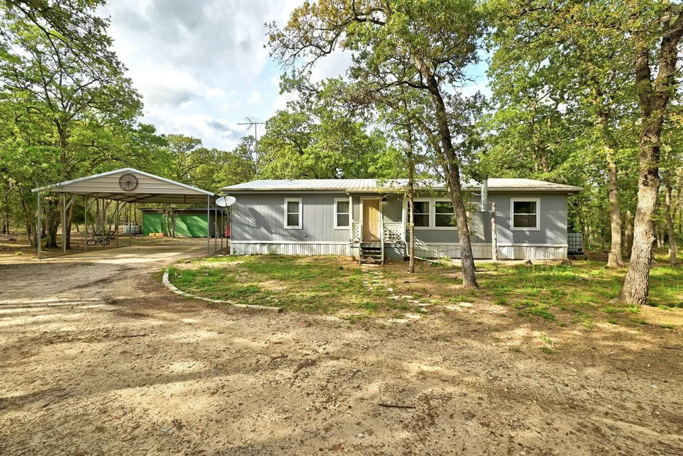 Unit for sale at 124 Coyote LN, Elgin, TX 78621