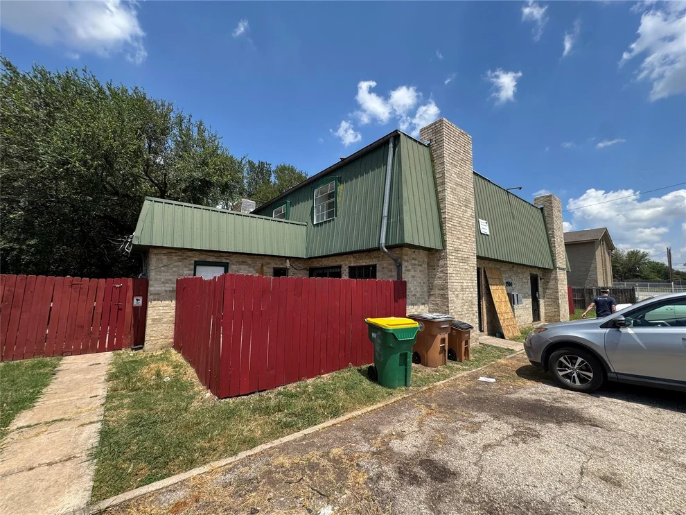 Unit for sale at 2904 Sweeney LN, Austin, TX 78723