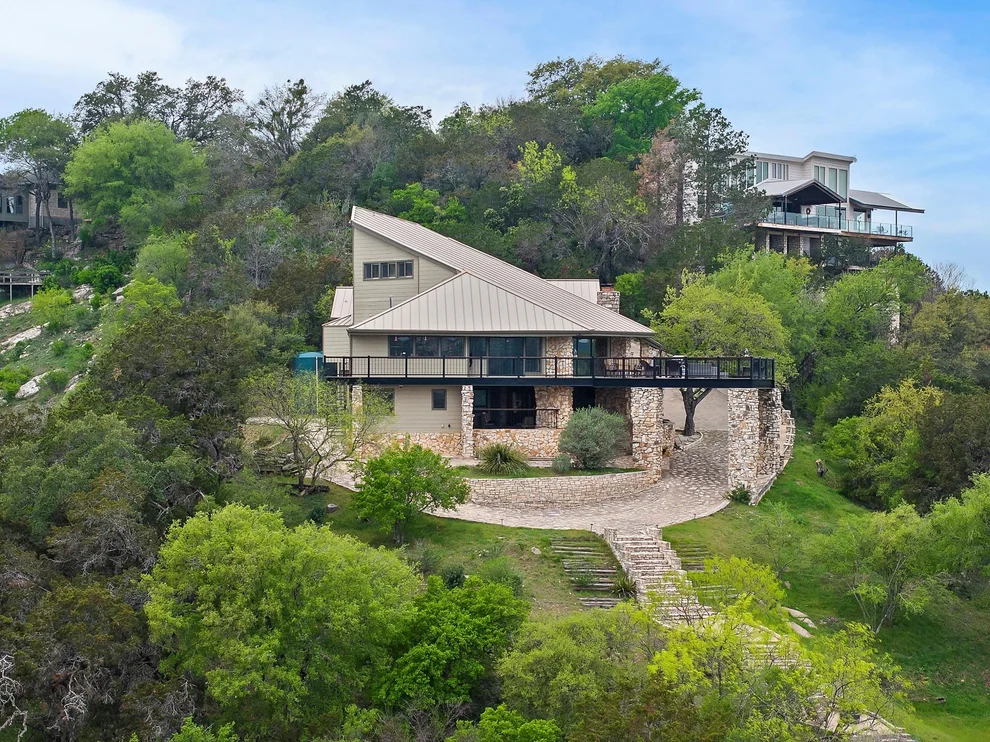 Unit for sale at 413 Coventry RD, Spicewood, TX 78669