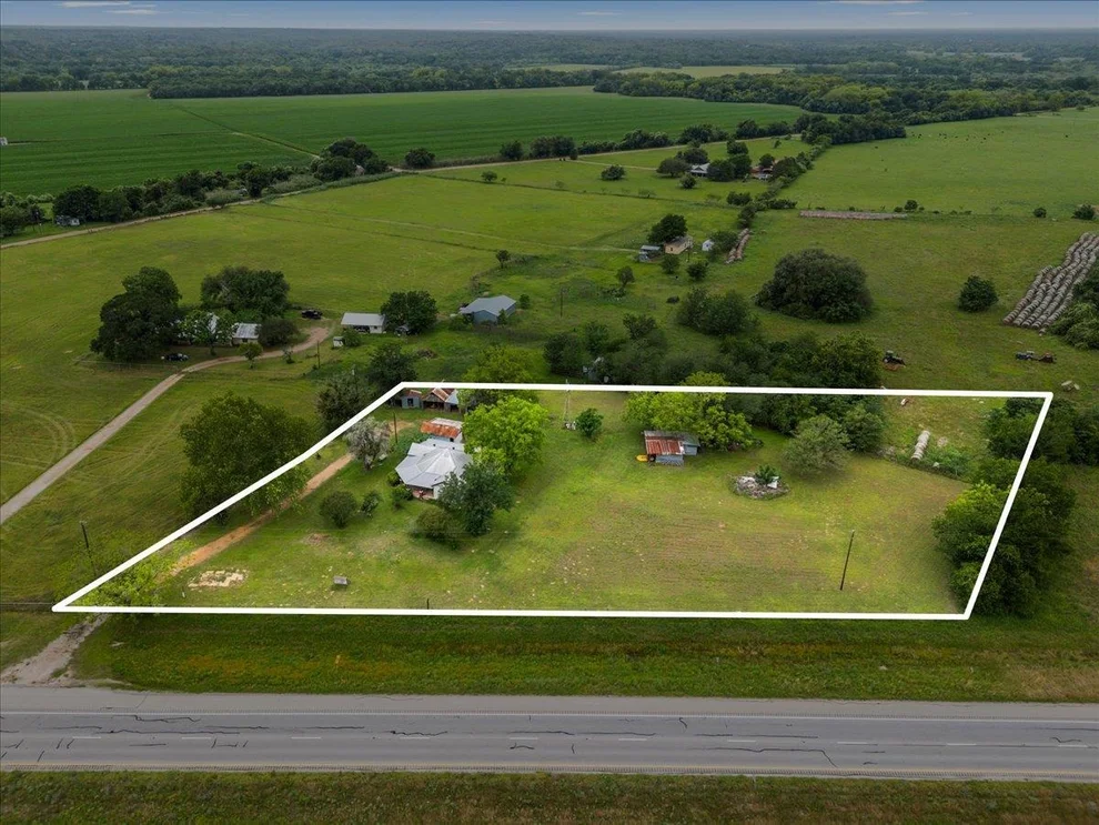 Photo of 5612 State Highway 71, Smithville, TX 78957