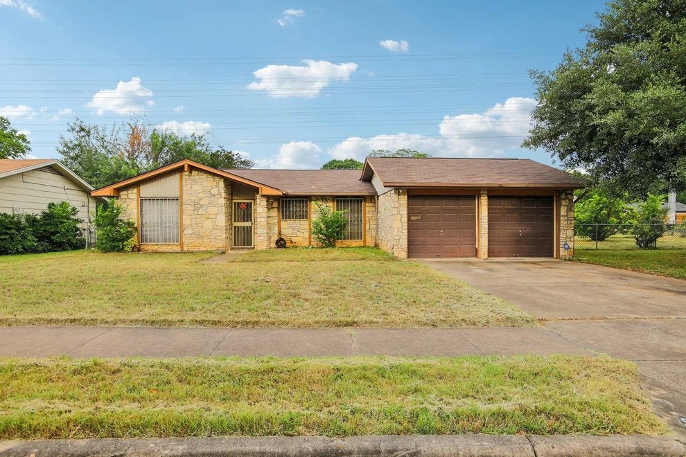 Unit for sale at 5400 Salem Hill DR, Austin, TX 78745