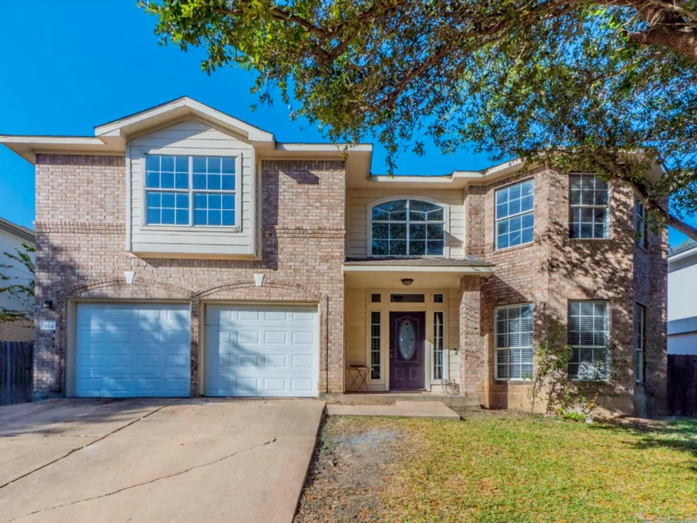 Unit for sale at 924 Satellite VW, Round Rock, TX 78665
