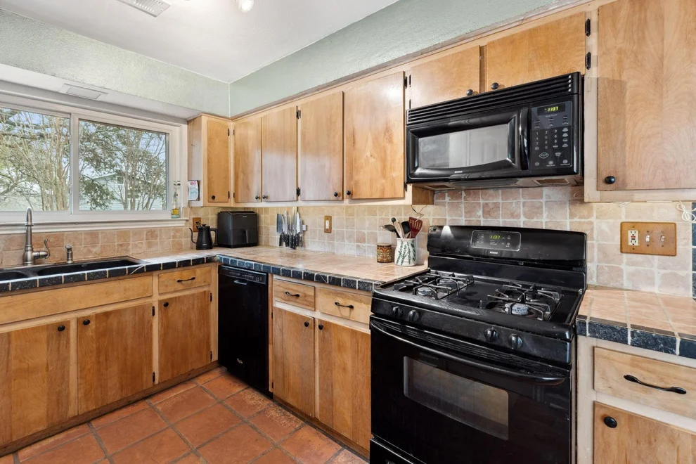Unit for sale at 6113 Smith Oak TRL, Austin, TX 78749