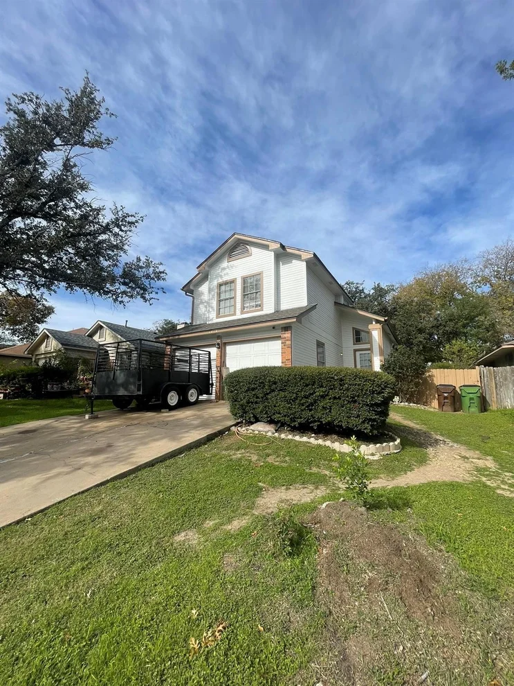 Unit for sale at 1414 E Logan ST, Round Rock, TX 78664