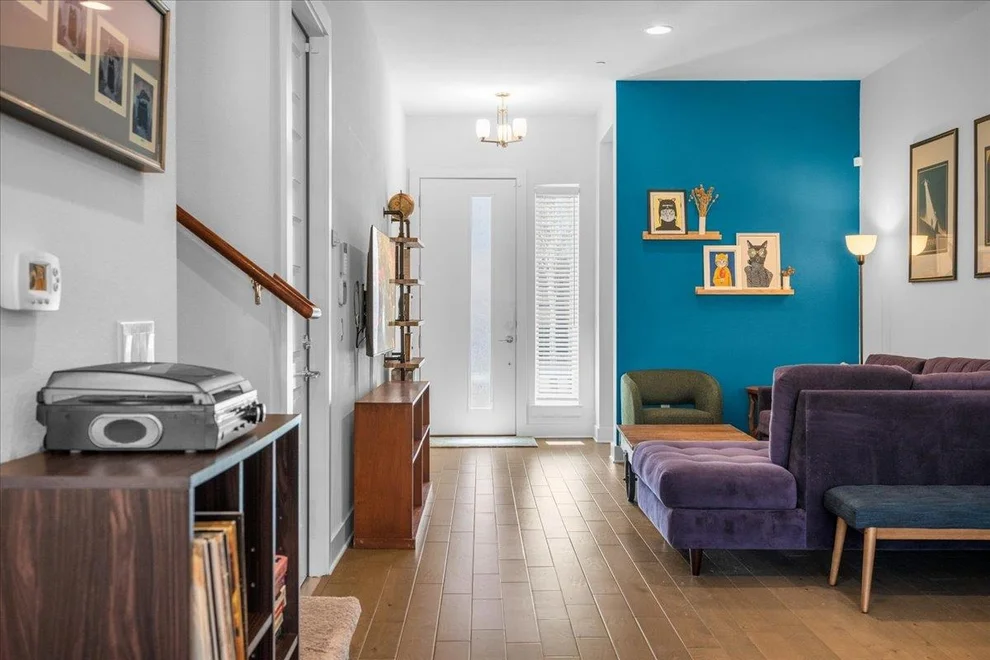 Unit for sale at 8922 Menchaca RD, Austin, TX 78748