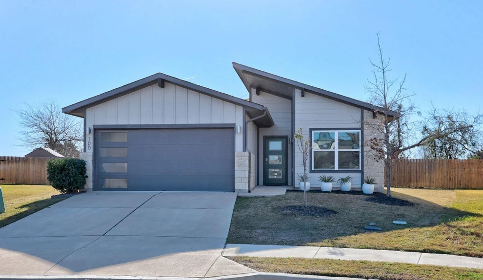 Unit for sale at 100 Deserti RD, Leander, TX 78641