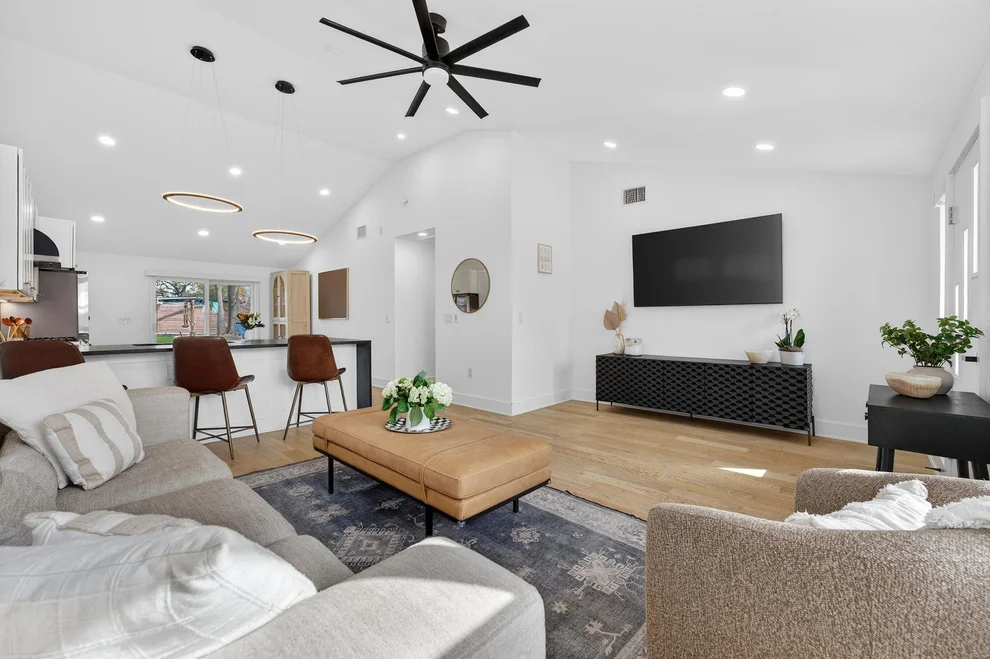 Unit for sale at 504 W Croslin ST, Austin, TX 78752