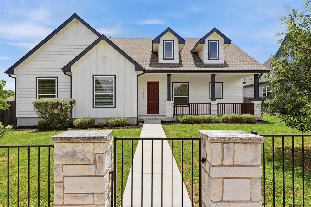 Unit for sale at 1009 Scenic DR, Georgetown, TX 78626