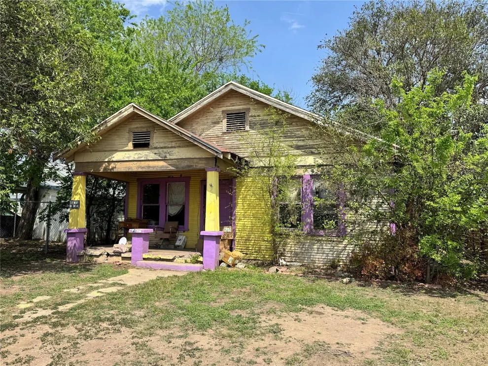 Unit for sale at 205 S Chestnut ST, Lampasas, TX 76550