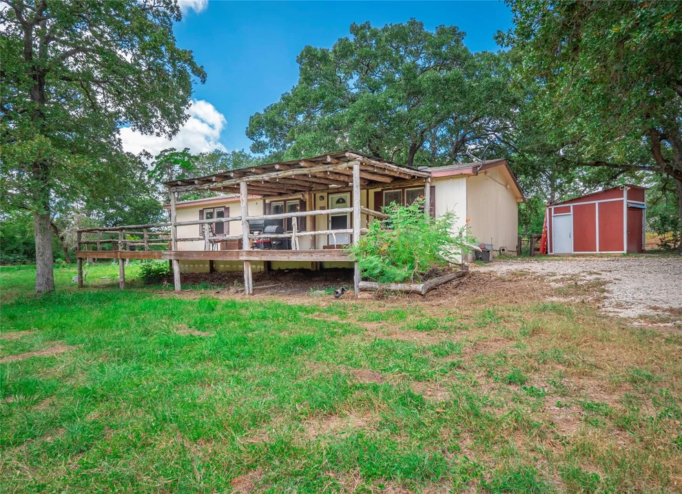Unit for sale at 180 Powell RD, Smithville, TX 78957