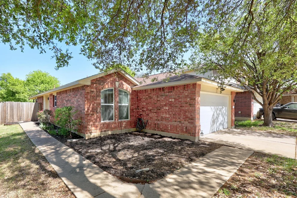 Unit for sale at 1707 McKenzie ST, Round Rock, TX 78664