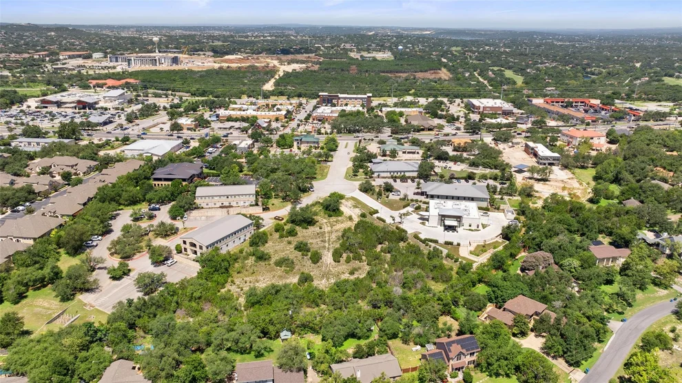 Unit for sale at 8 Lakeway Centre CT, Lakeway, TX 78734