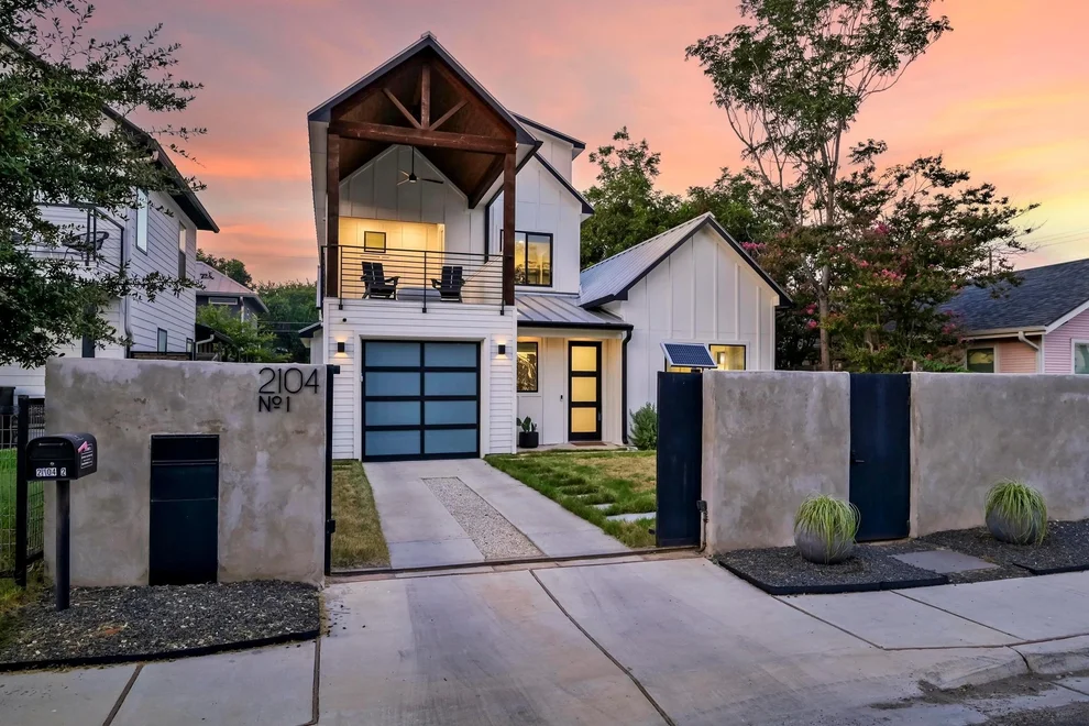 Unit for sale at 2104 E 2nd ST, Austin, TX 78702