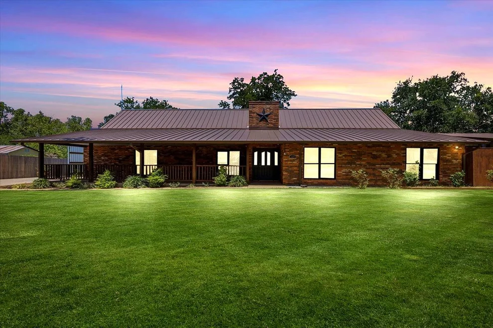Unit for sale at 154 Shoreline DR, Bastrop, TX 78602