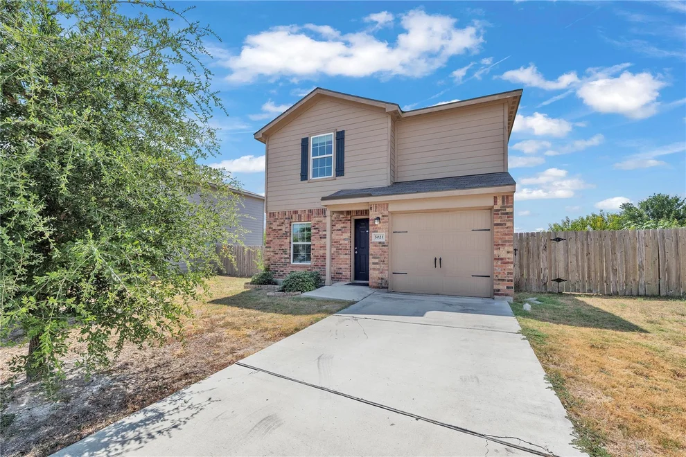 Unit for sale at 5021 Cressler LN, Jarrell, TX 76537