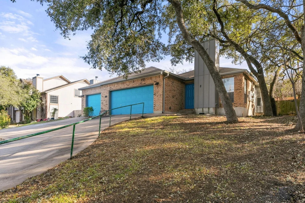 Unit for sale at 7301 Oak Meadow DR, Austin, TX 78736