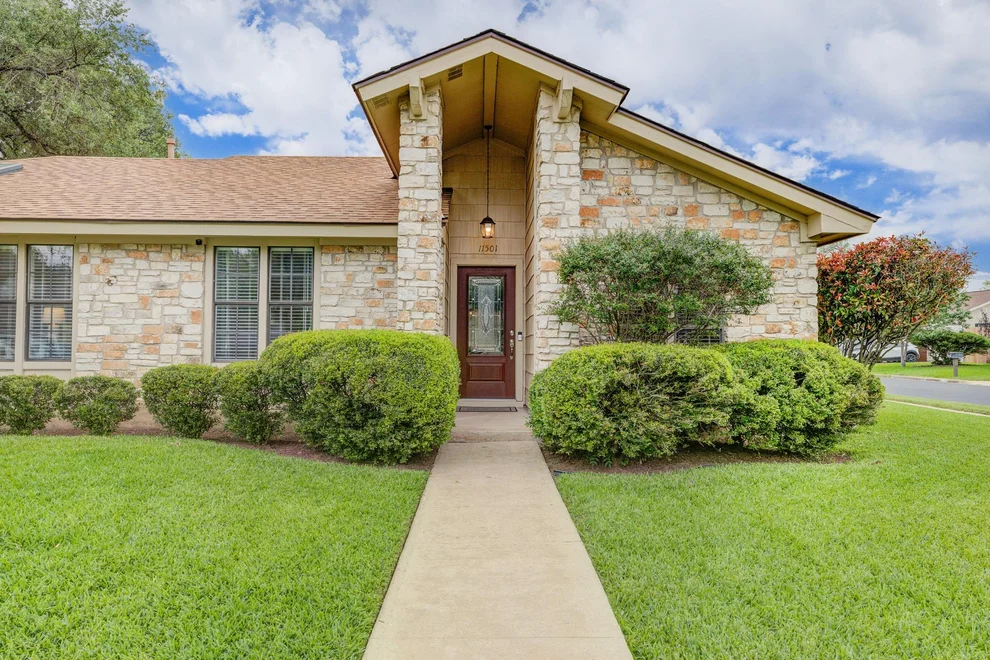 Unit for sale at 11501 D K Ranch RD, Austin, TX 78759
