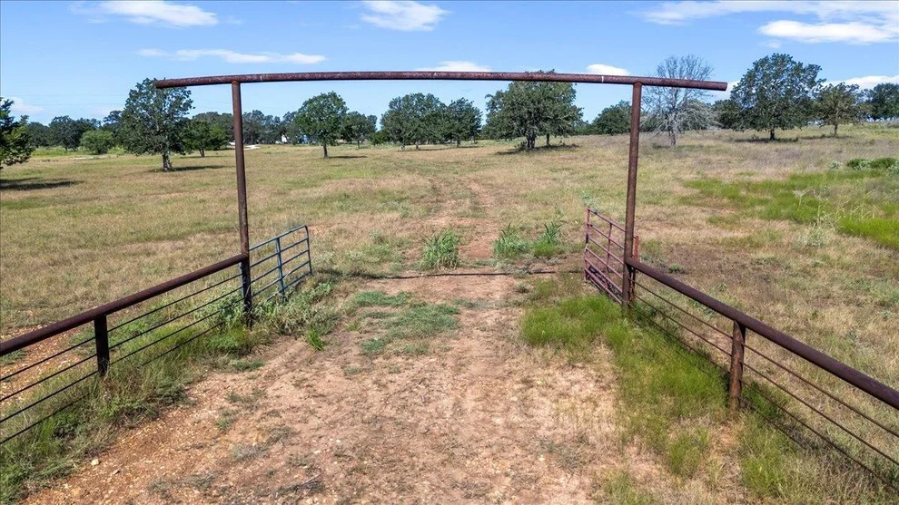 Unit for sale at 1038 League Line RD, Paige, TX 78659
