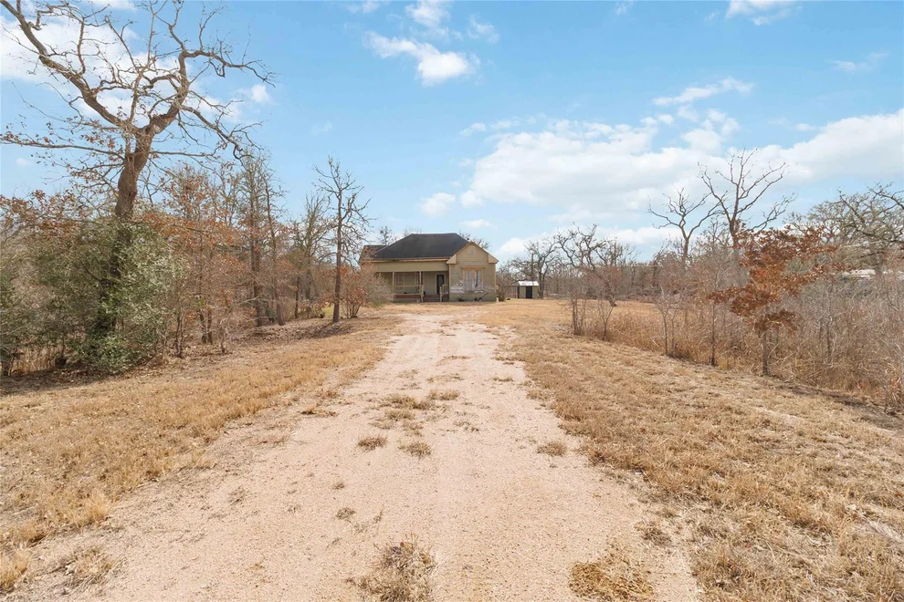 Unit for sale at 323 Cedar LN, Cedar Creek, TX 78612