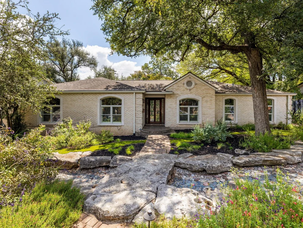Unit for sale at 7111 Sungate DR, Austin, TX 78731