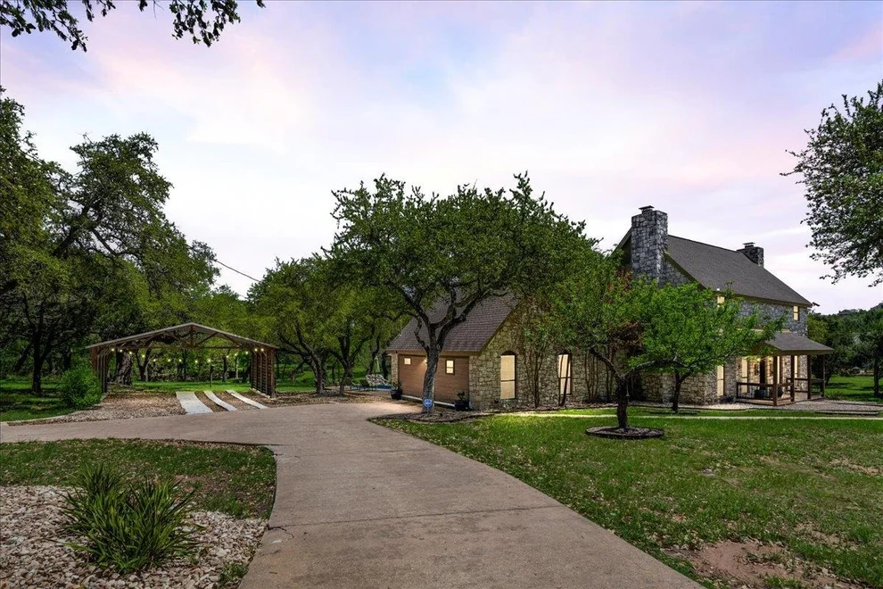 Unit for sale at 7 Tall Oaks TRL, Austin, TX 78737