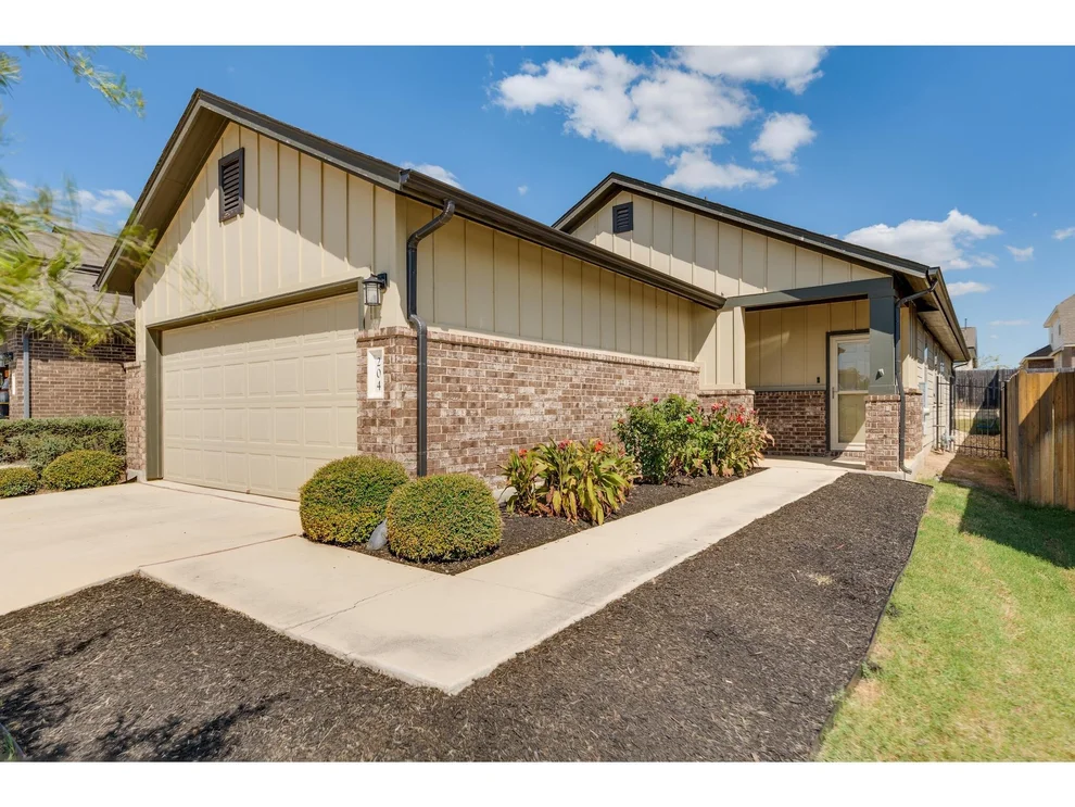 Unit for sale at 204 Earl Keen ST, Leander, TX 78641