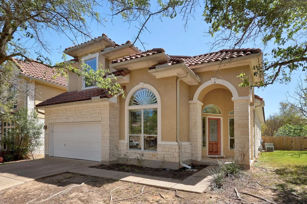 Unit for sale at 15529 Interlachen DR, Austin, TX 78717