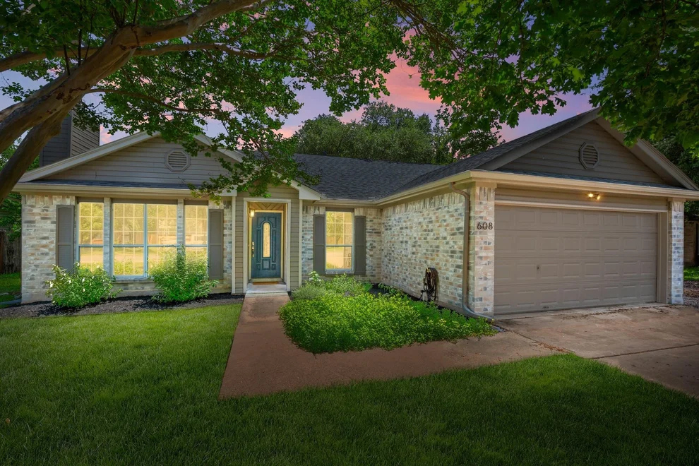 Unit for sale at 608 Columbine Ave, Cedar Park, TX 78613